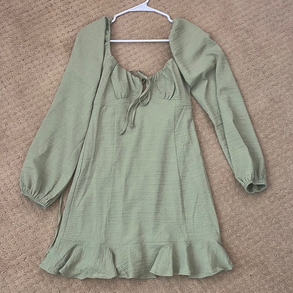PAC Sun ☀️ sage green dress with open back